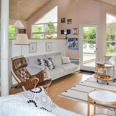 Three-bedroom Holiday In