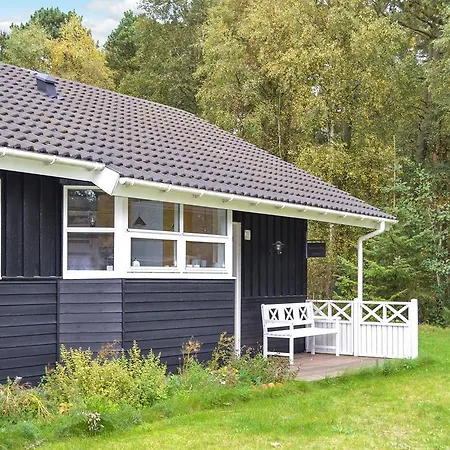 Three-bedroom Holiday In *