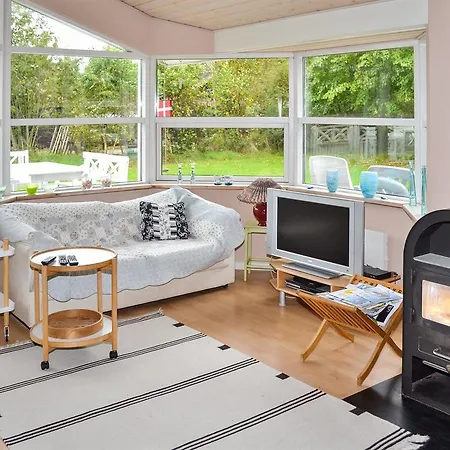 Hébergement de vacances Three-bedroom Holiday In *